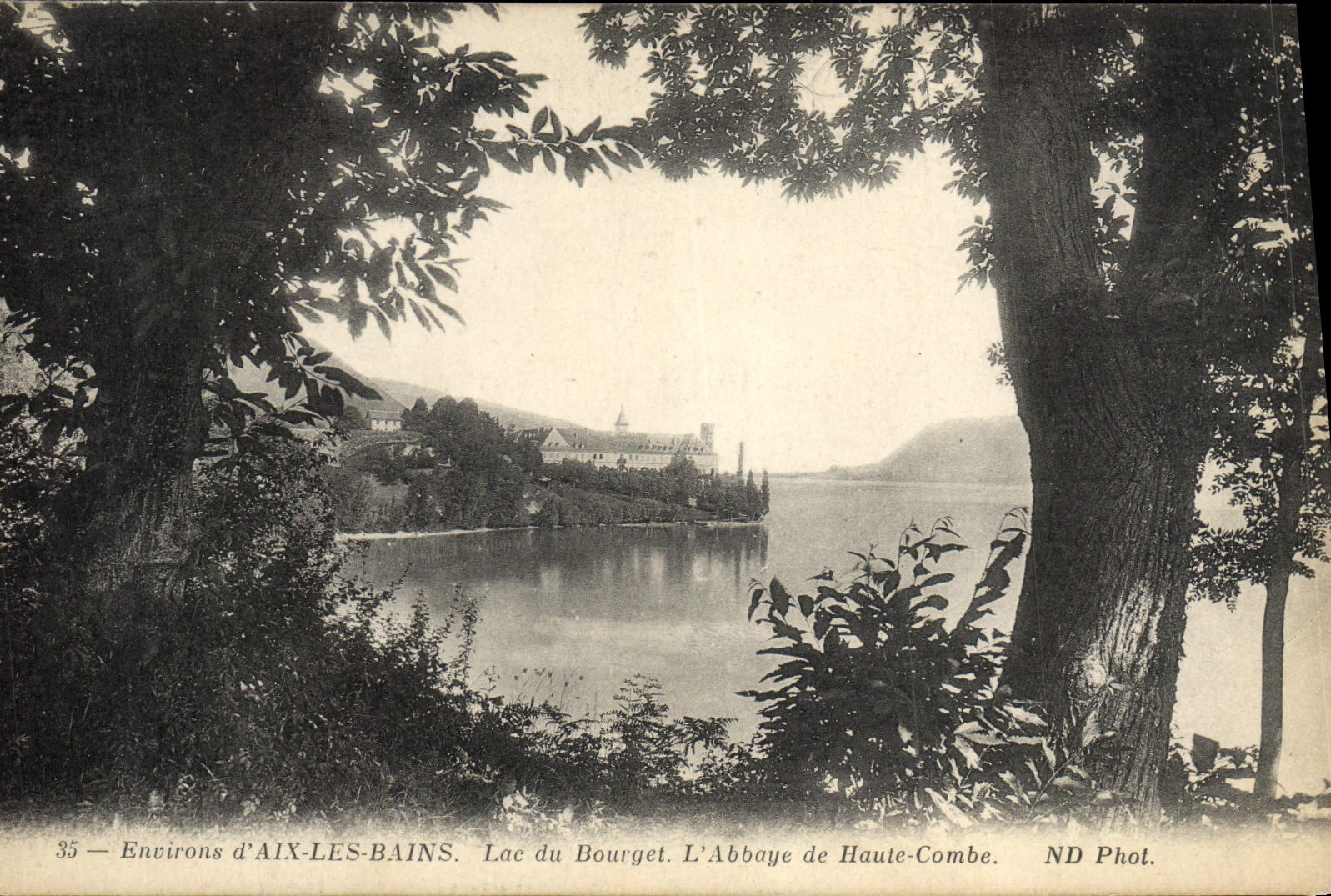 CPA Aix Les Bains Lac Du Bourget L'abbaye de Haute Combe 