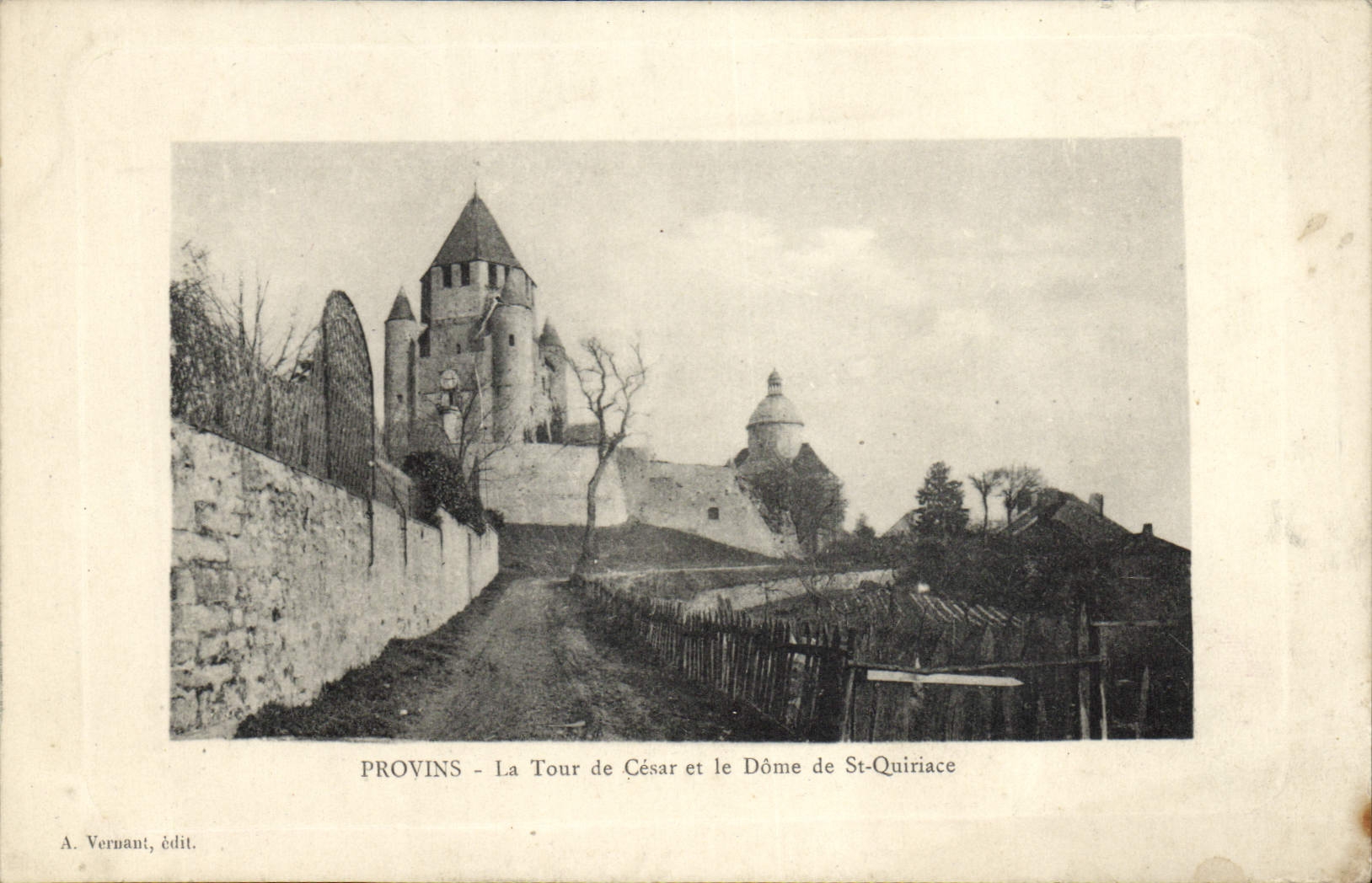 CPA Provins La Tour De Cesar Et le Dome De St Quiriace