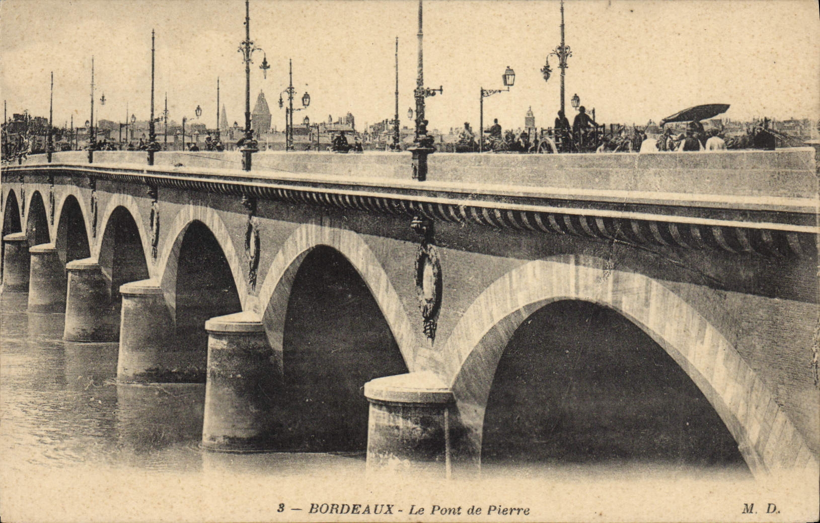 CPA Bordeaux Le Pont De Pierre