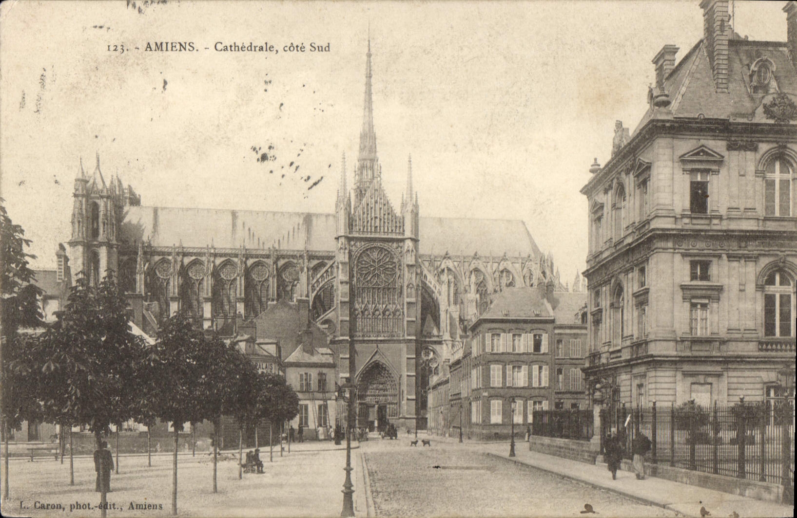 CPA Amiens Cathedrale Cote Sud
