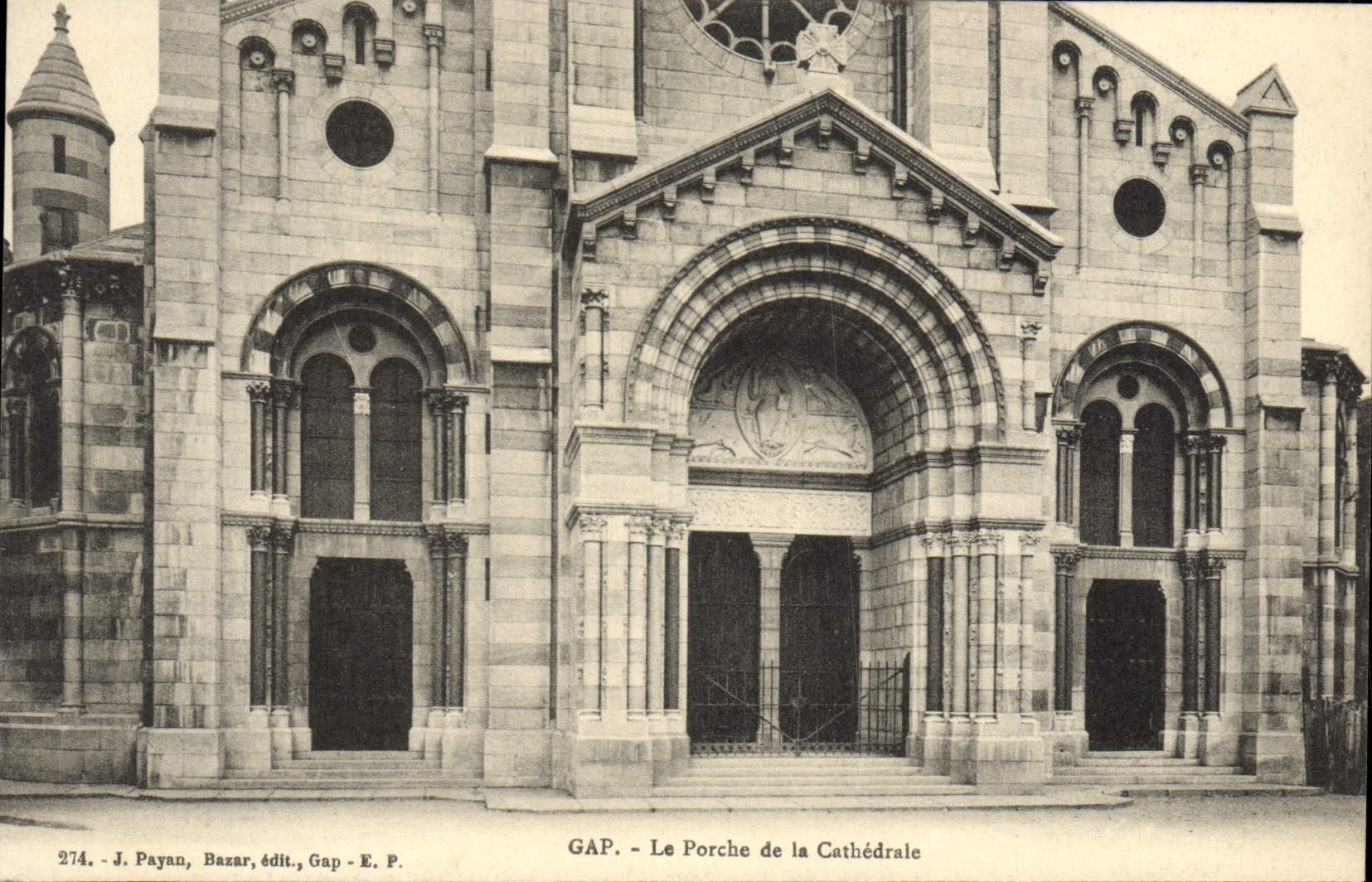 CPA Gap Le Porche De La Cathedrale