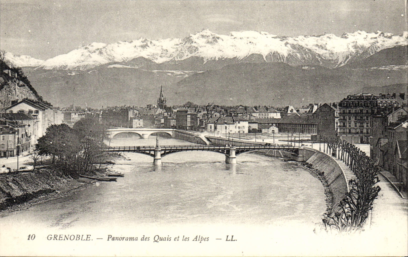 CPA Grenoble Panorama Des Quais et les Alpes