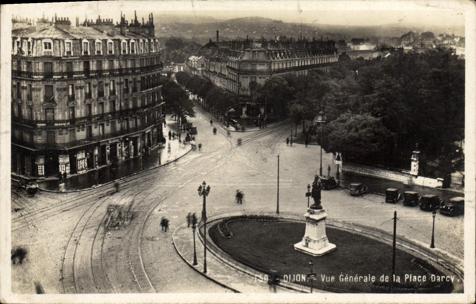 CPM Dijon Vue Generale de la Place Darcy
