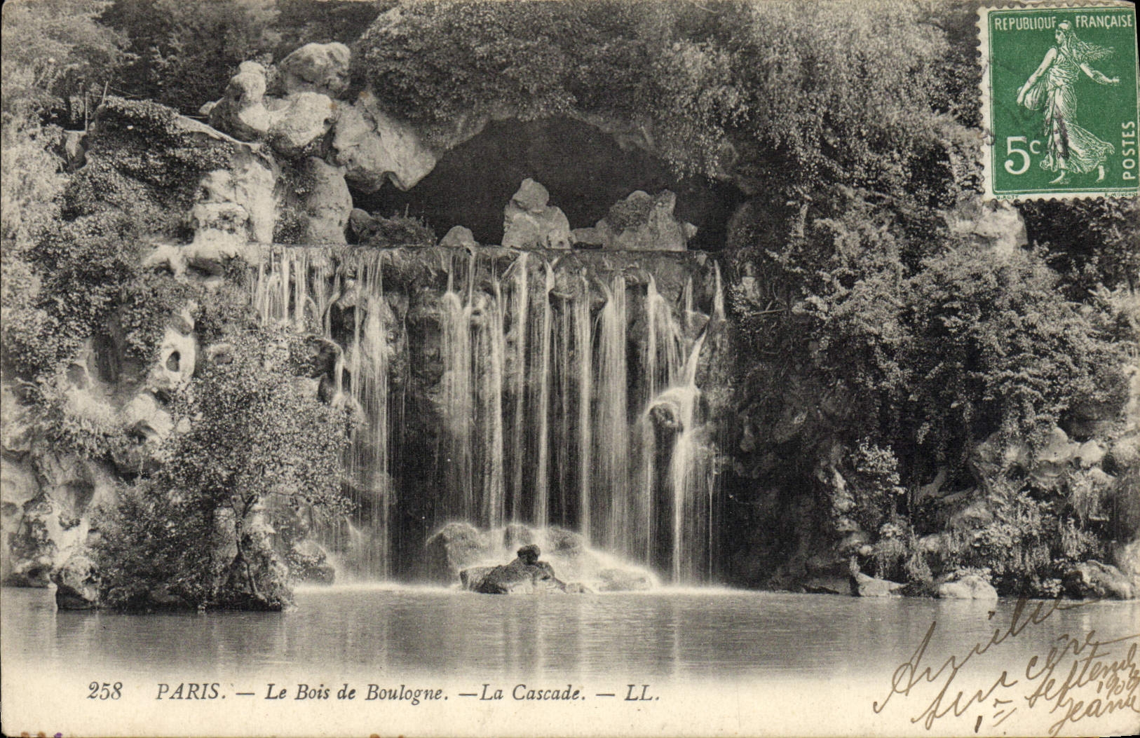 CPA Paris Le Bois de Boulogne La Cascade