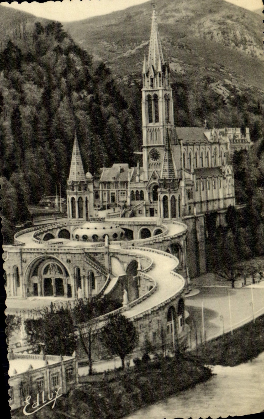 POSTAL MODERNA pesado la basílica vista de la dimensión