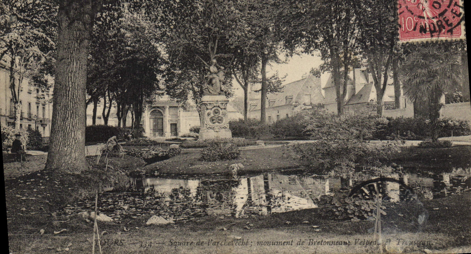 CPA Tours Square de l'archeveche Monument de Bretonneau Velpeau et TRousseau