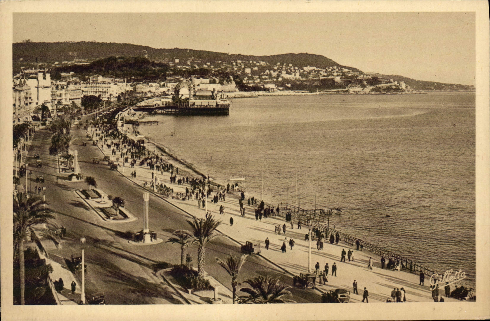 CPA Nice Vue D'Ensemble de la Promenade