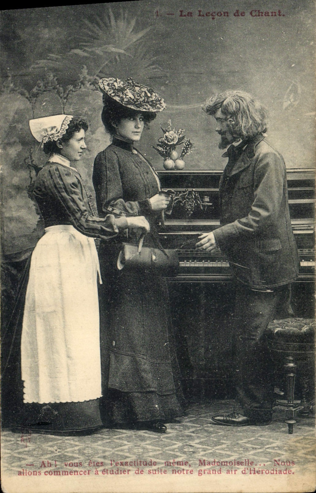 VINTAGE POSTCARD Fantasy Woman the lesson of song Piano