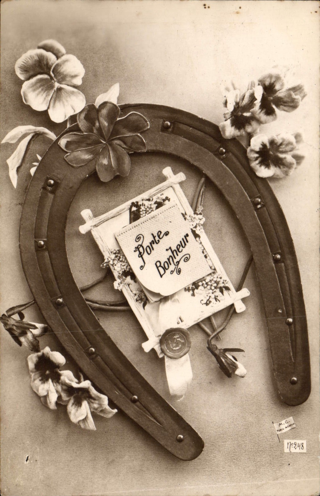 CPA Fantaisie Fleurs Fer a cheval