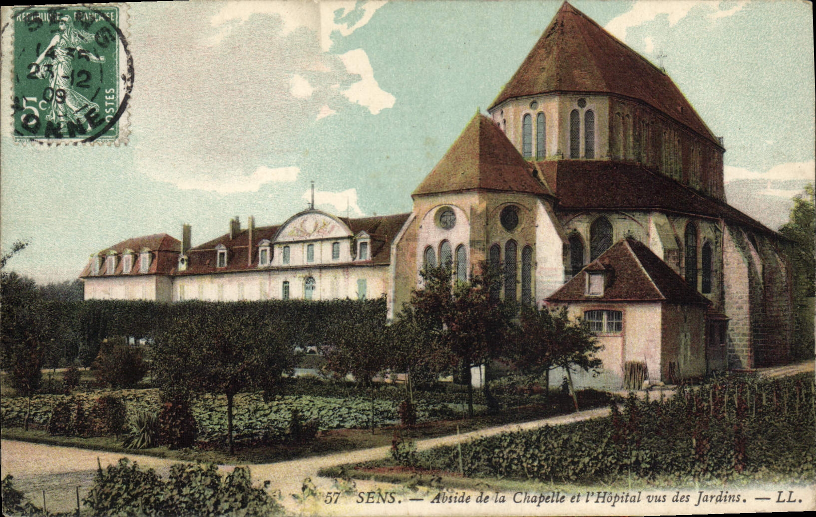 CPA Sens Abside de la Chapelle et L'Hopital Vus des Jardins