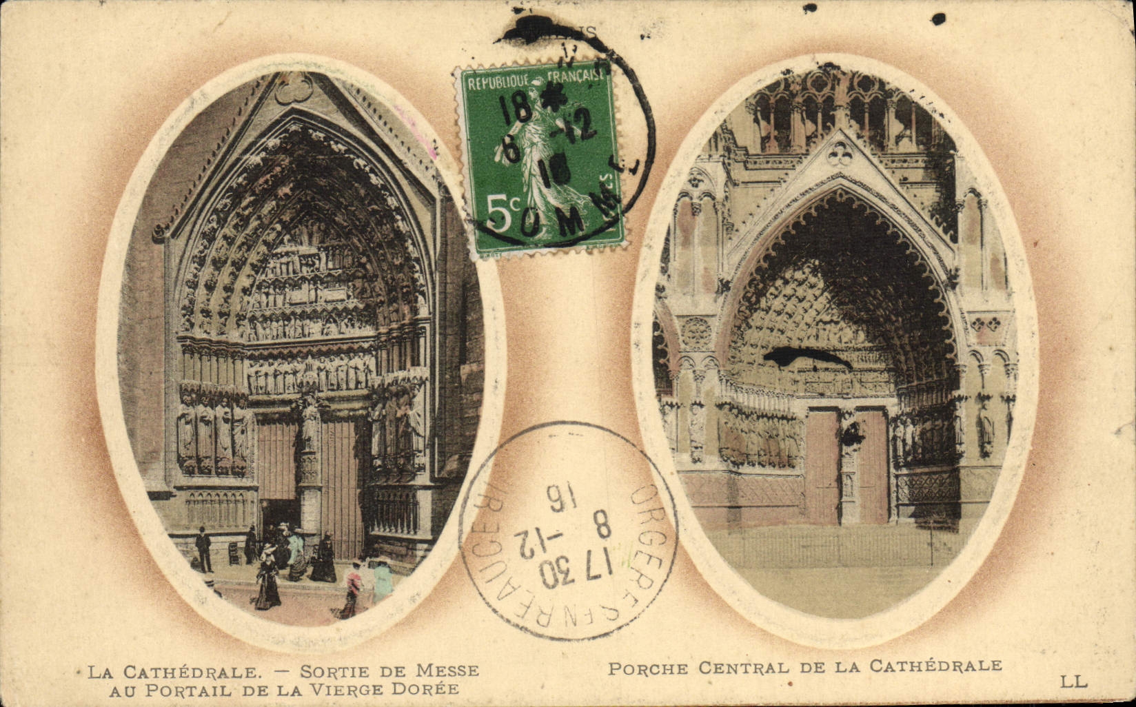 CPA La Cathedrale Sortie De Messe au portail de la vierge doree