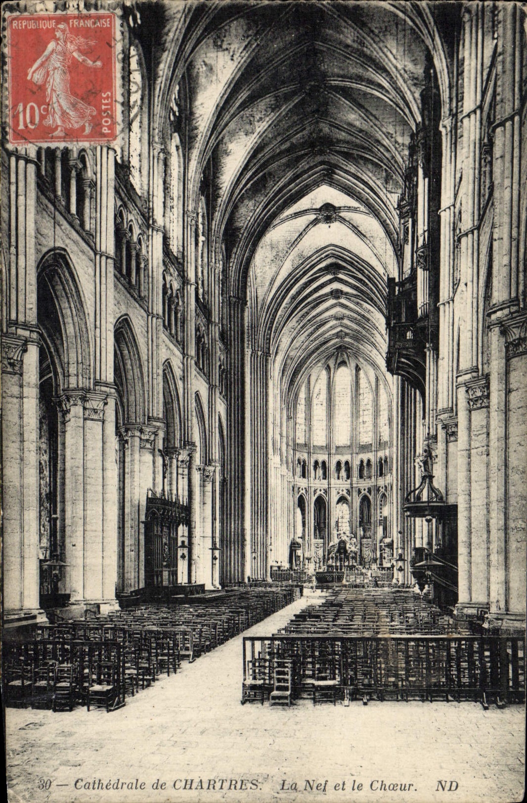 CPA Cathedrale de Chartres La Nef et le Choeur