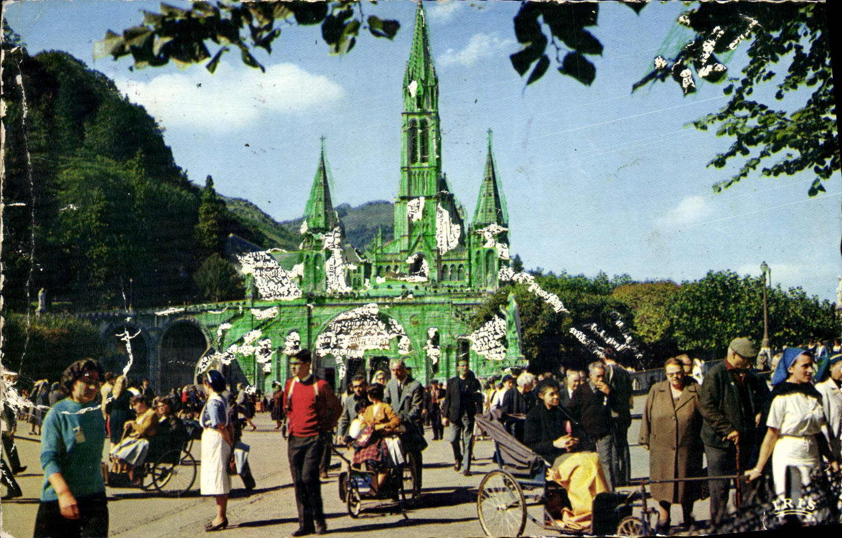 MODERN CARD Lourdes the patients Returns from the Cave