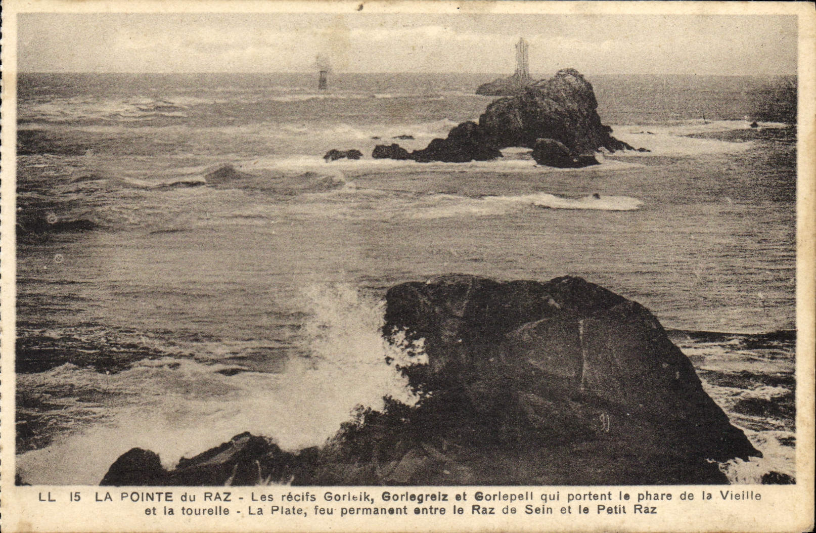 CPA La Pointe Du Raz Les Recifs Gorleik Gorlegreiz et Gorlepell