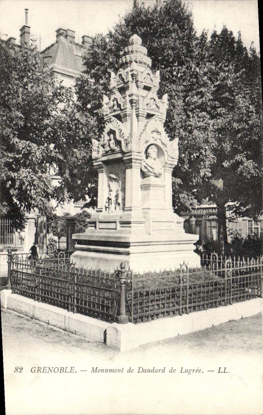 CPA Grenoble Monument de Daudard de Lagree