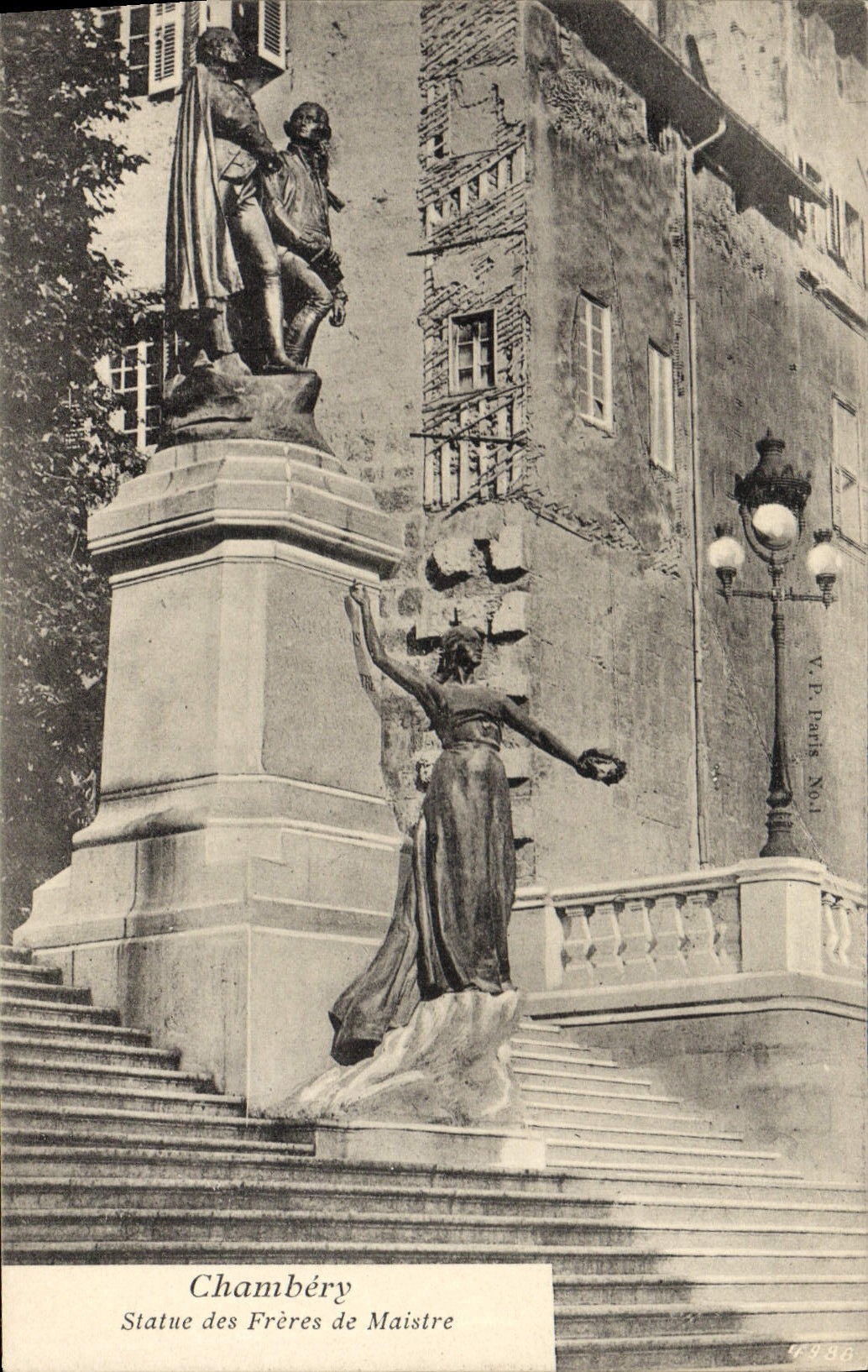 CPA Chambery Statue des freres de Maistre