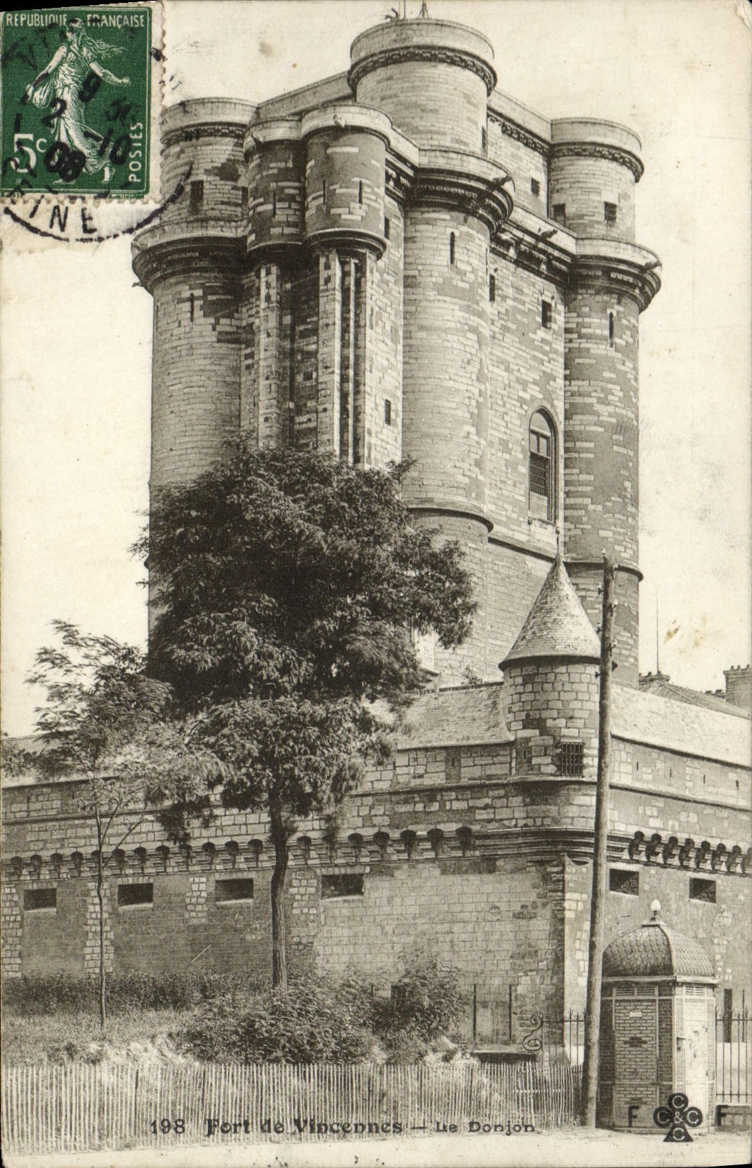 CPA Vincennes Le donjon