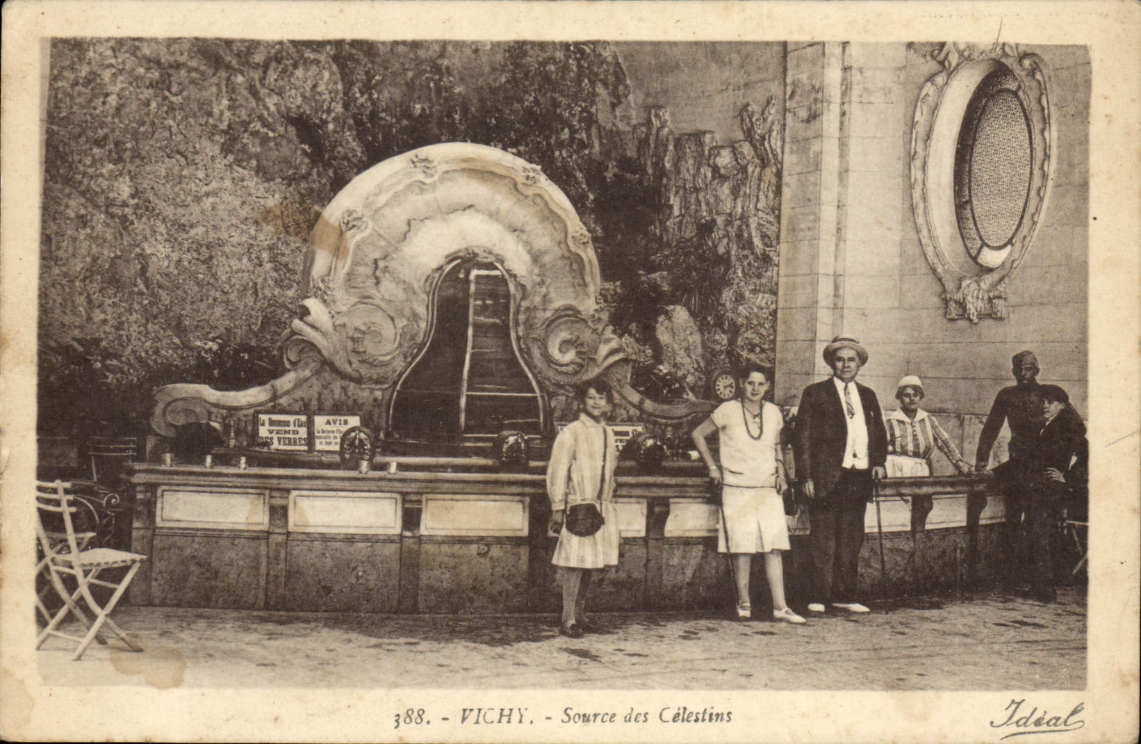 CPA Vichy Source des Celestins