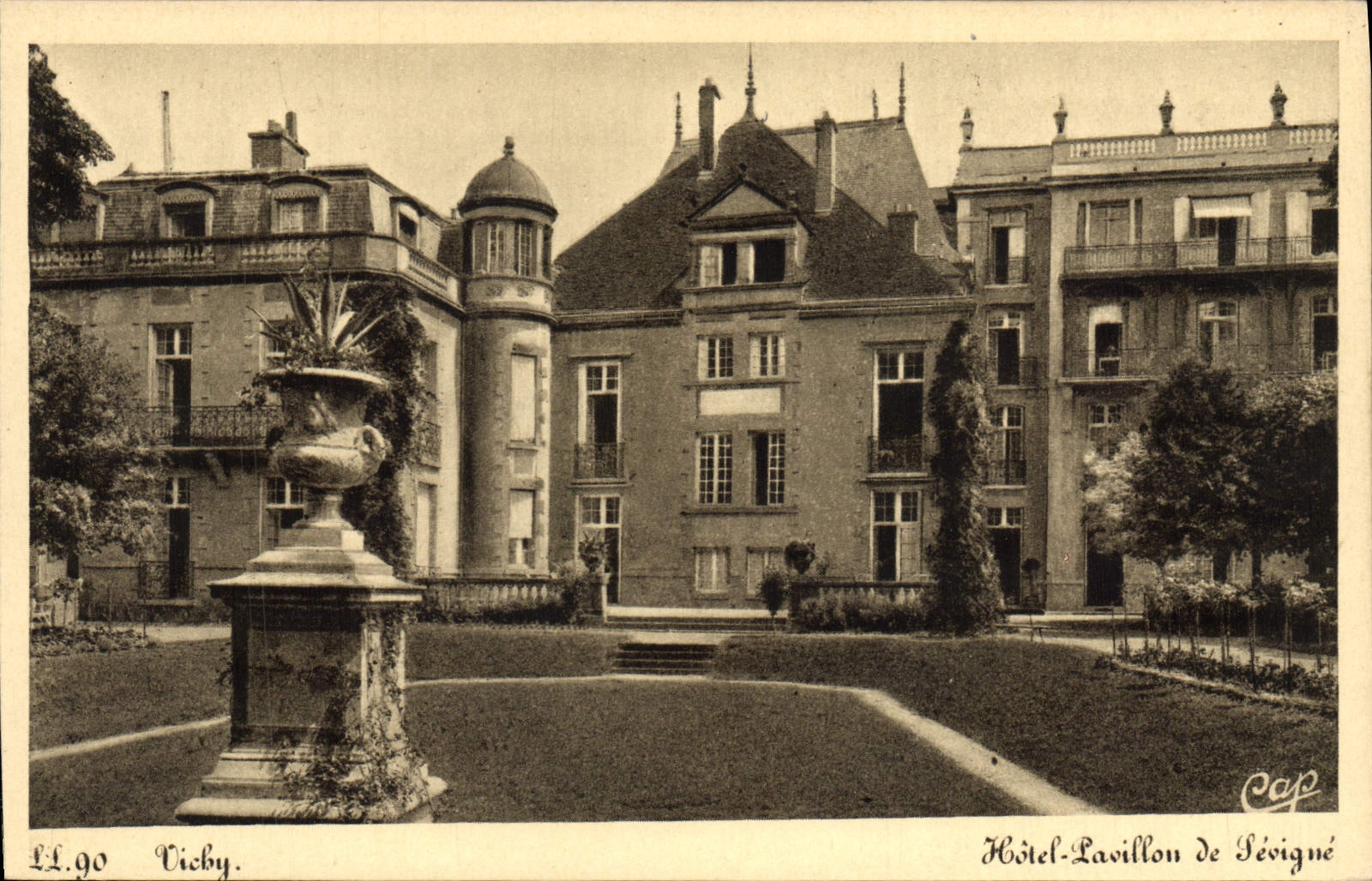 VINTAGE POSTCARD Vichy Hotel House of Sevigne