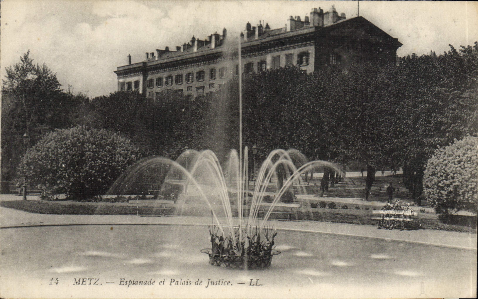 CPA Metz Esplanade et palais de justice 