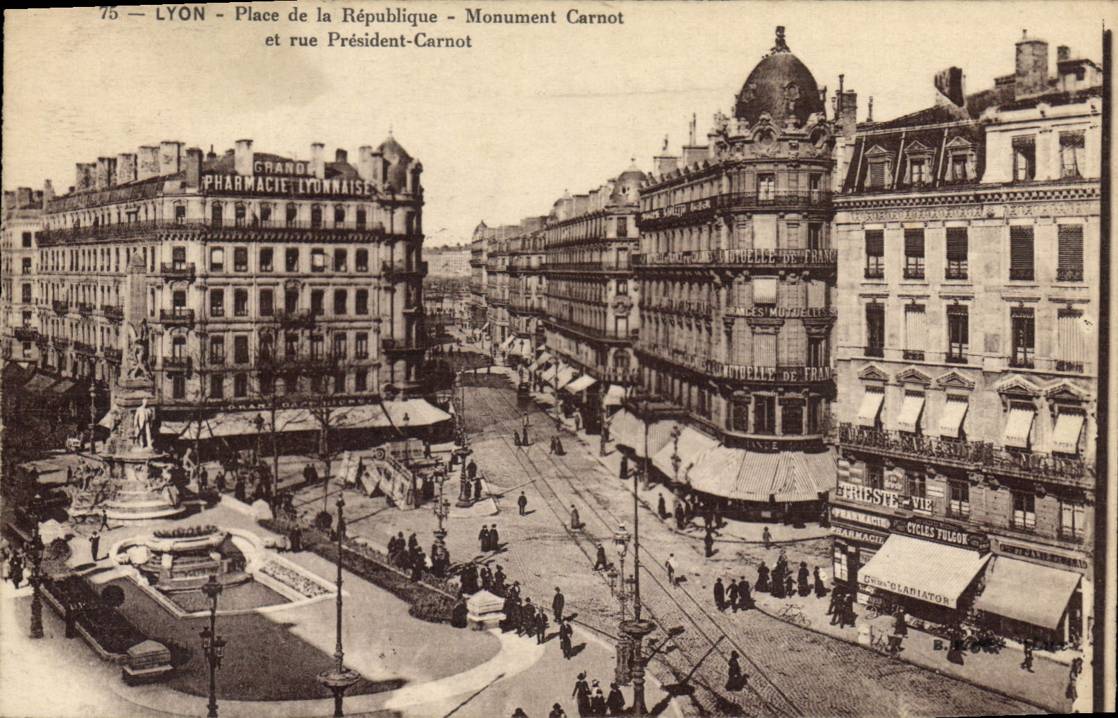 VINTAGE POSTCARD Lyon Places Republic Carnot Monument and street president Carnot