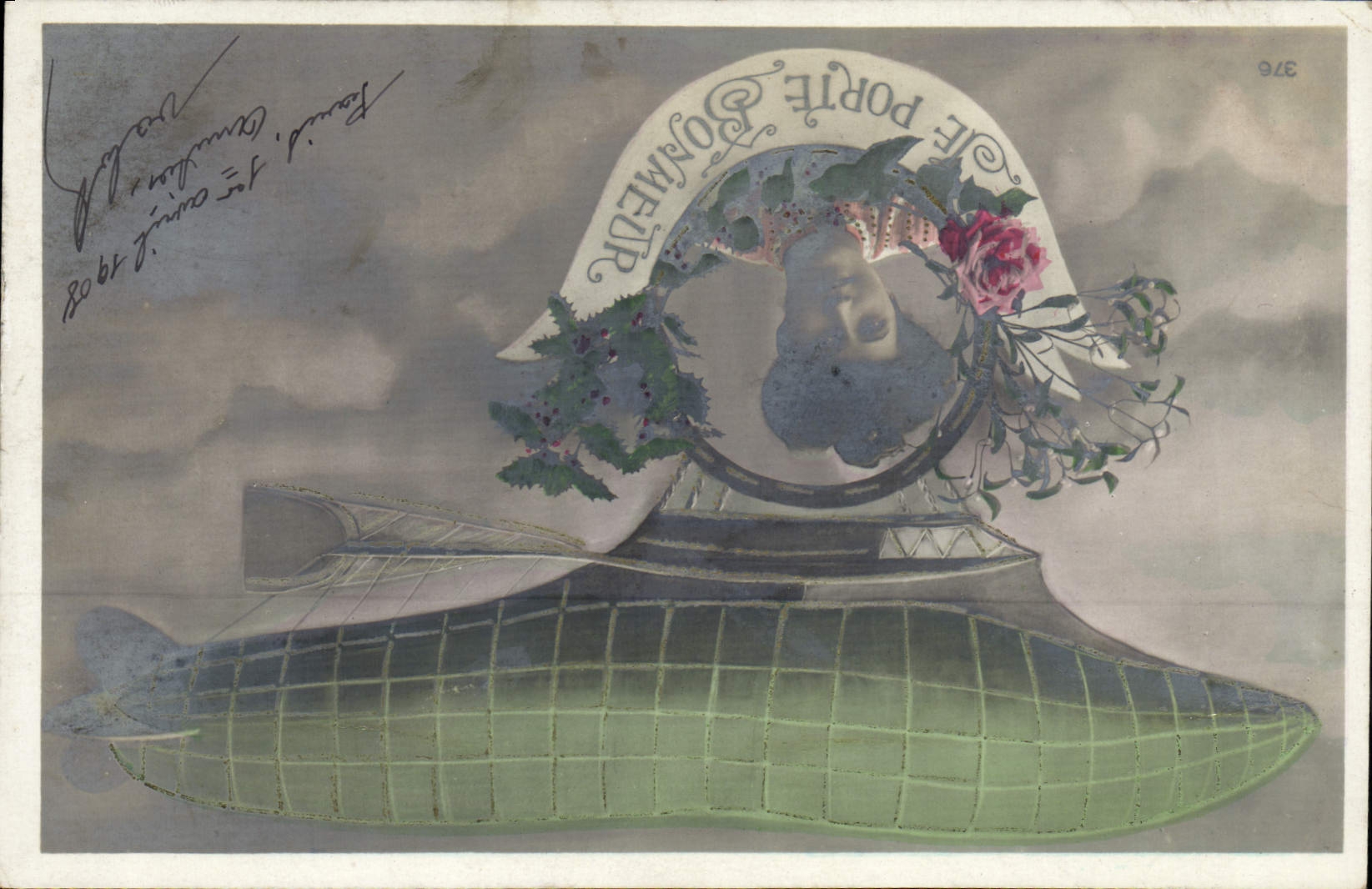 CPA Fantaisie Femme Ballon dirigeable 