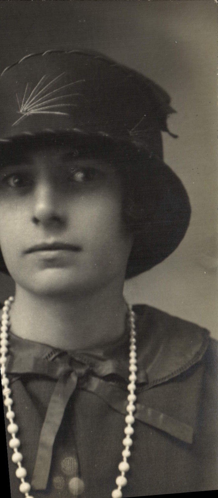 CARTE PHOTO Fantaisie Femme au collier