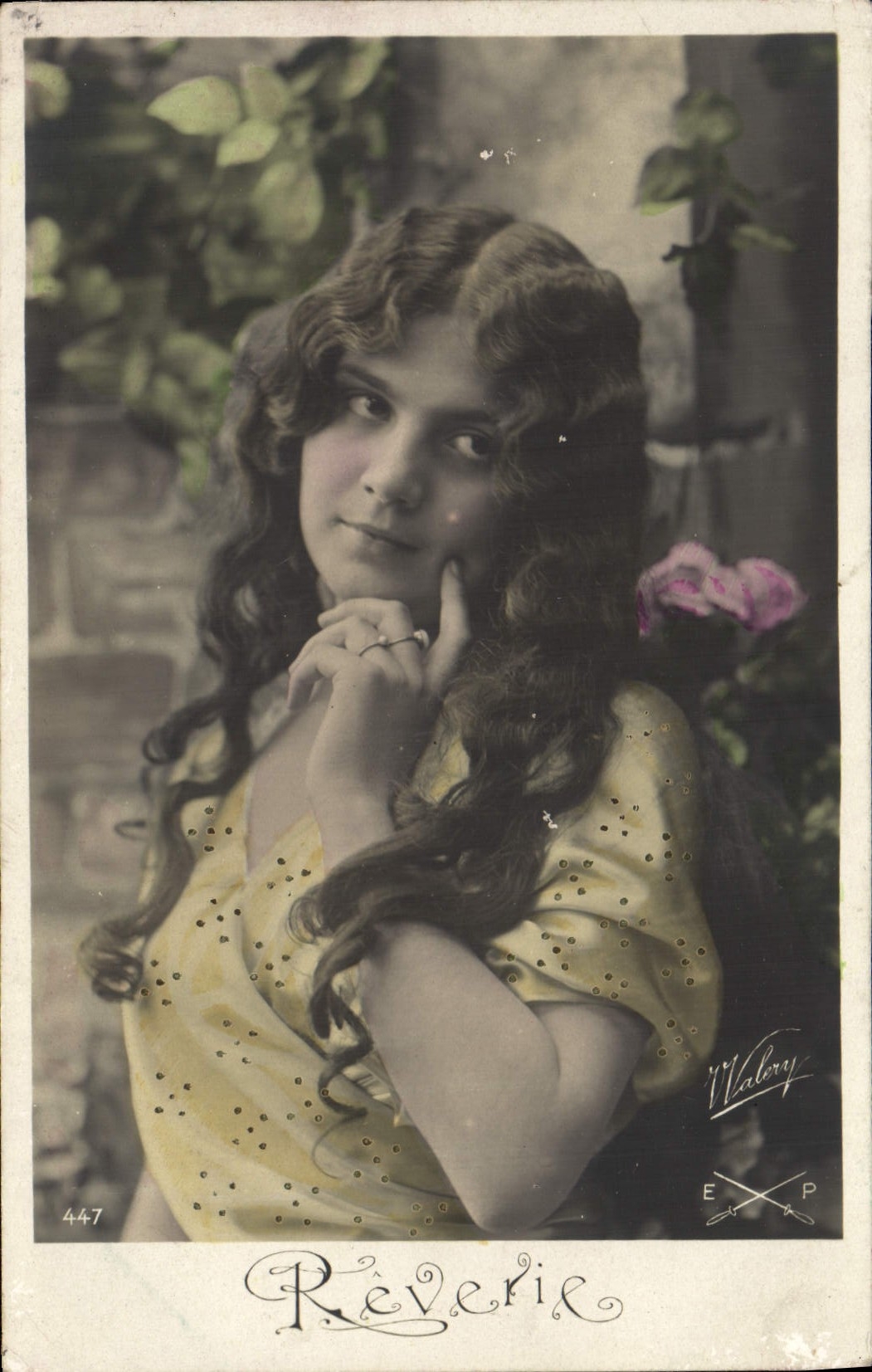 CPA Fantaisie Femme Reverie