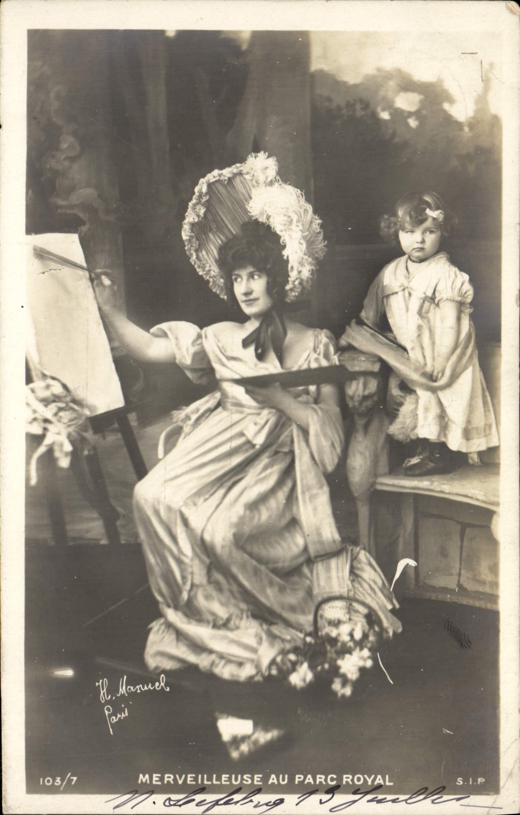 CPA Fantaisie Femme Enfant Merveilleuse au Palais Royal