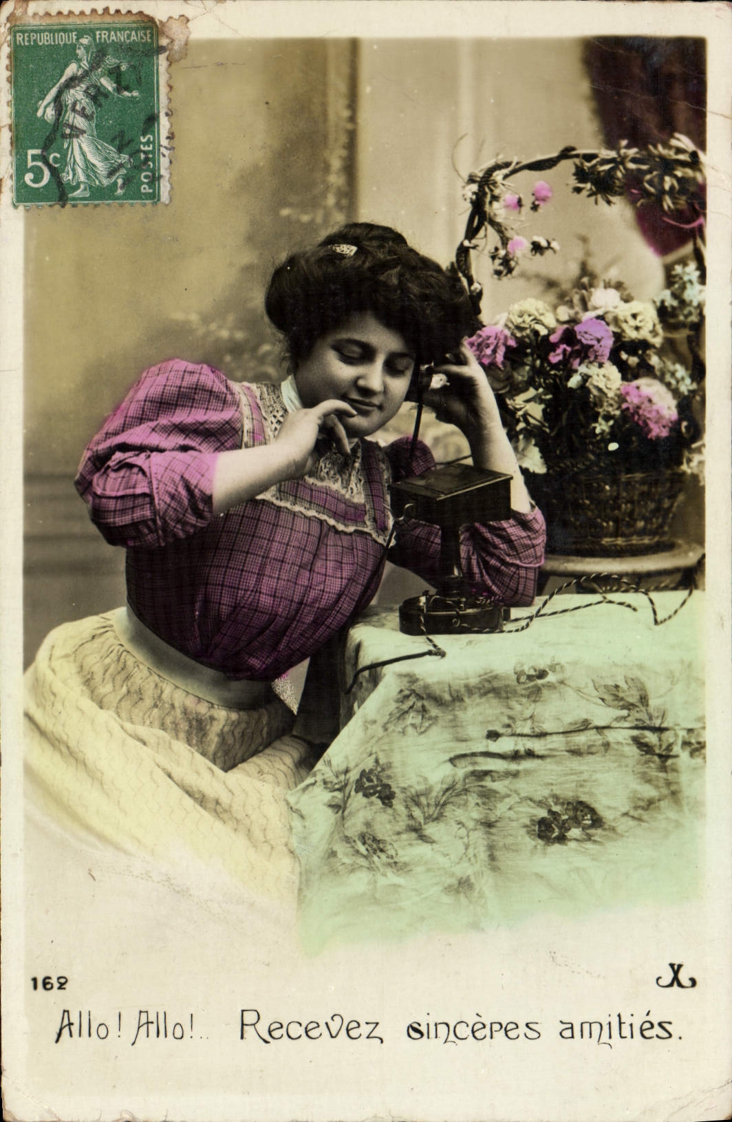 CPA Fantaisie Femme Telephone 