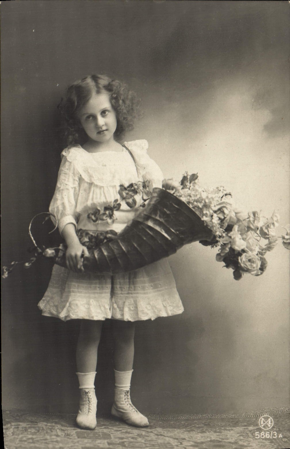 CPA Fantaisie Enfant Corne d'abondance 