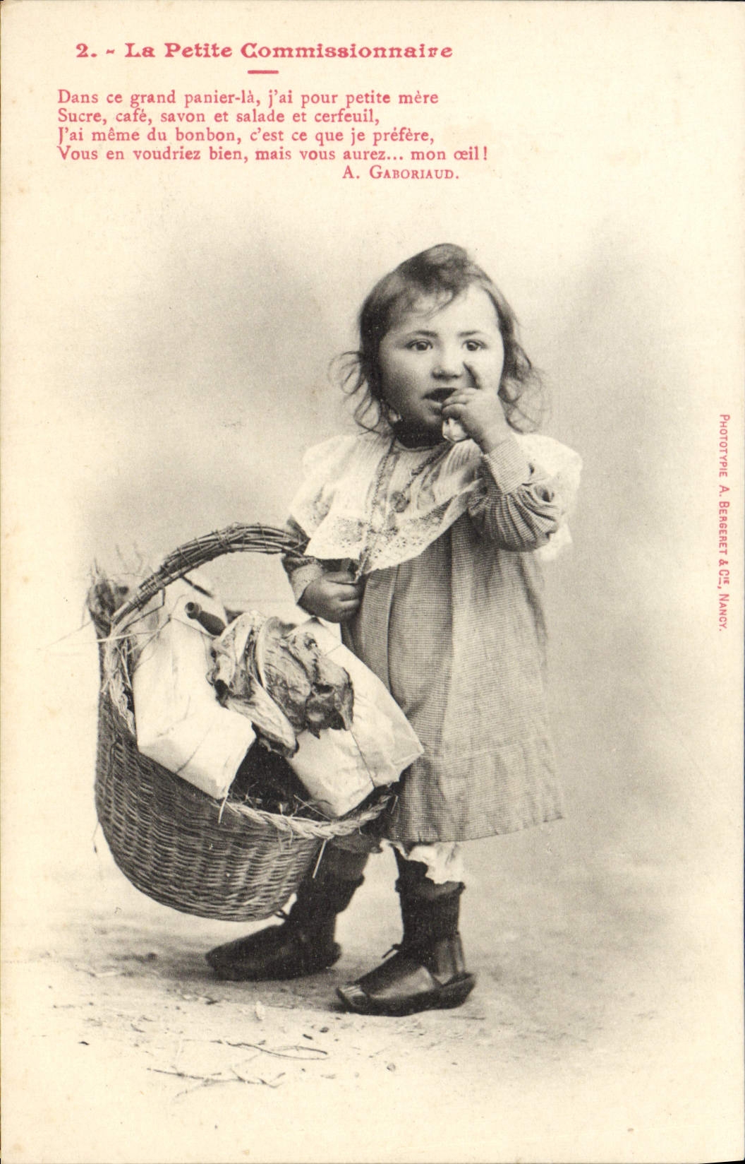 CPA Fantaisie Enfant Le petit commissionnaire