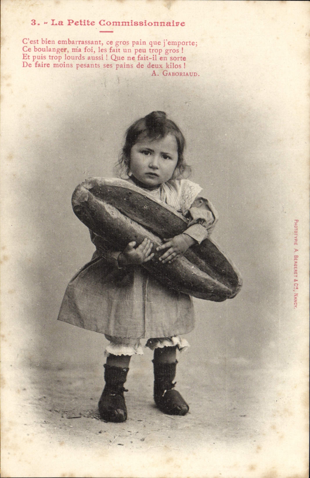 CPA Fantaisie Enfant Le petit commissionnaire