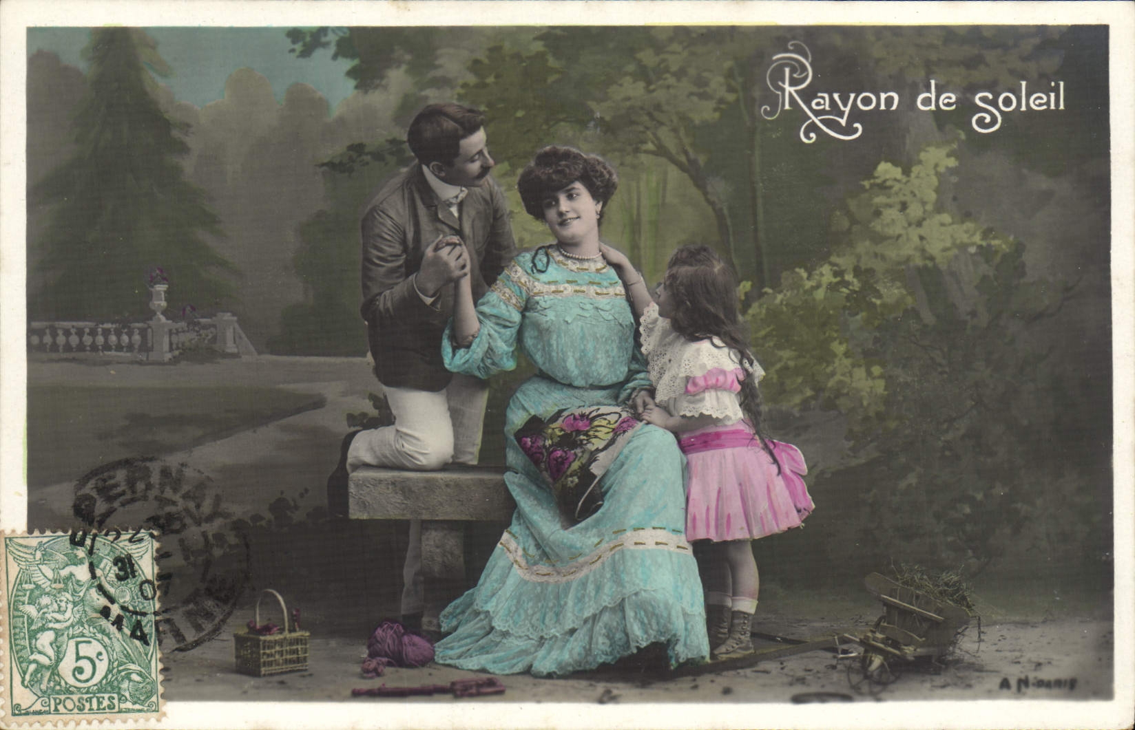 CPA Fantaisie Femme Enfant Rayon de soleil