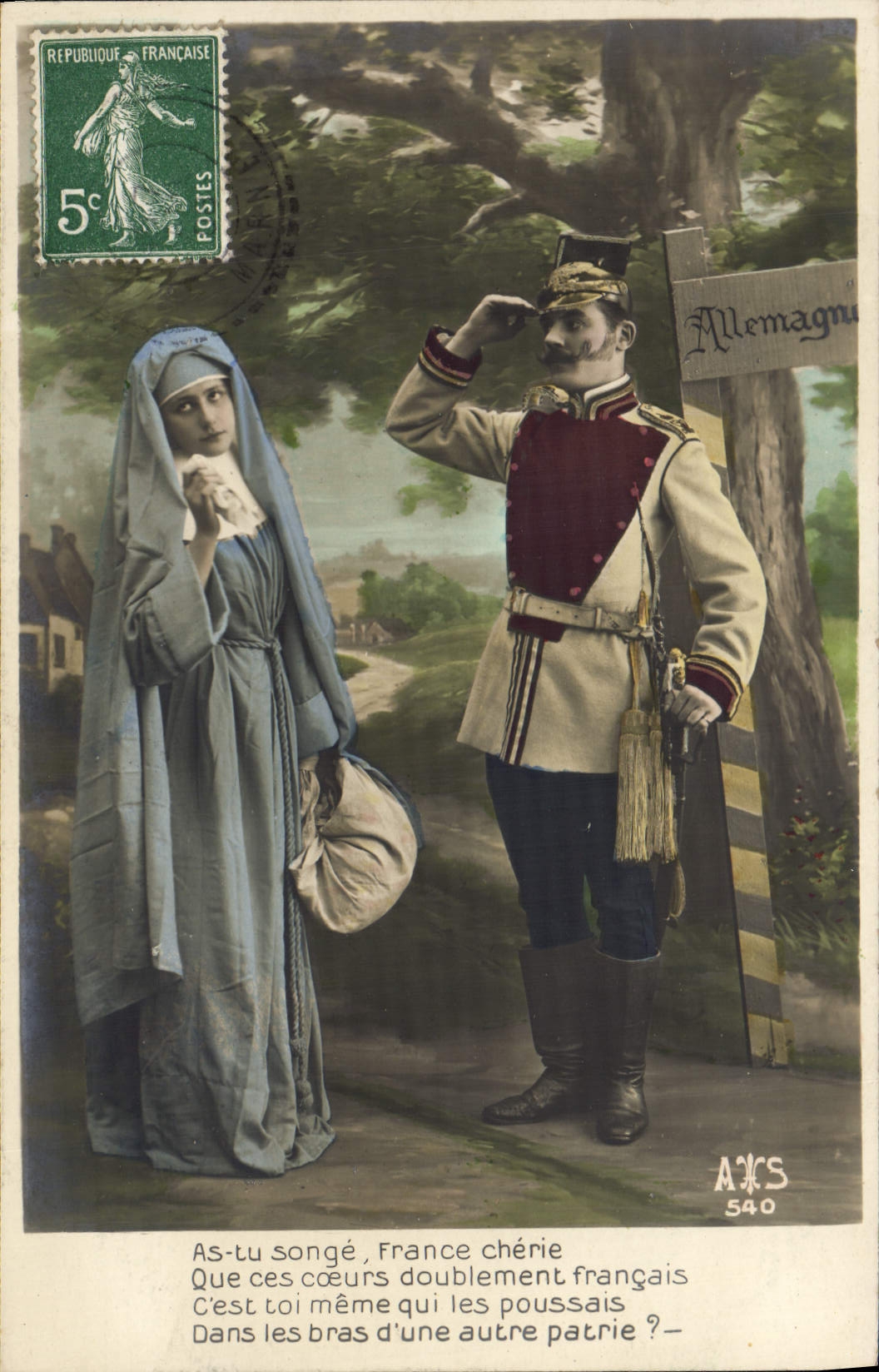 CPA Fantaisie Femme Religieuse Militaria