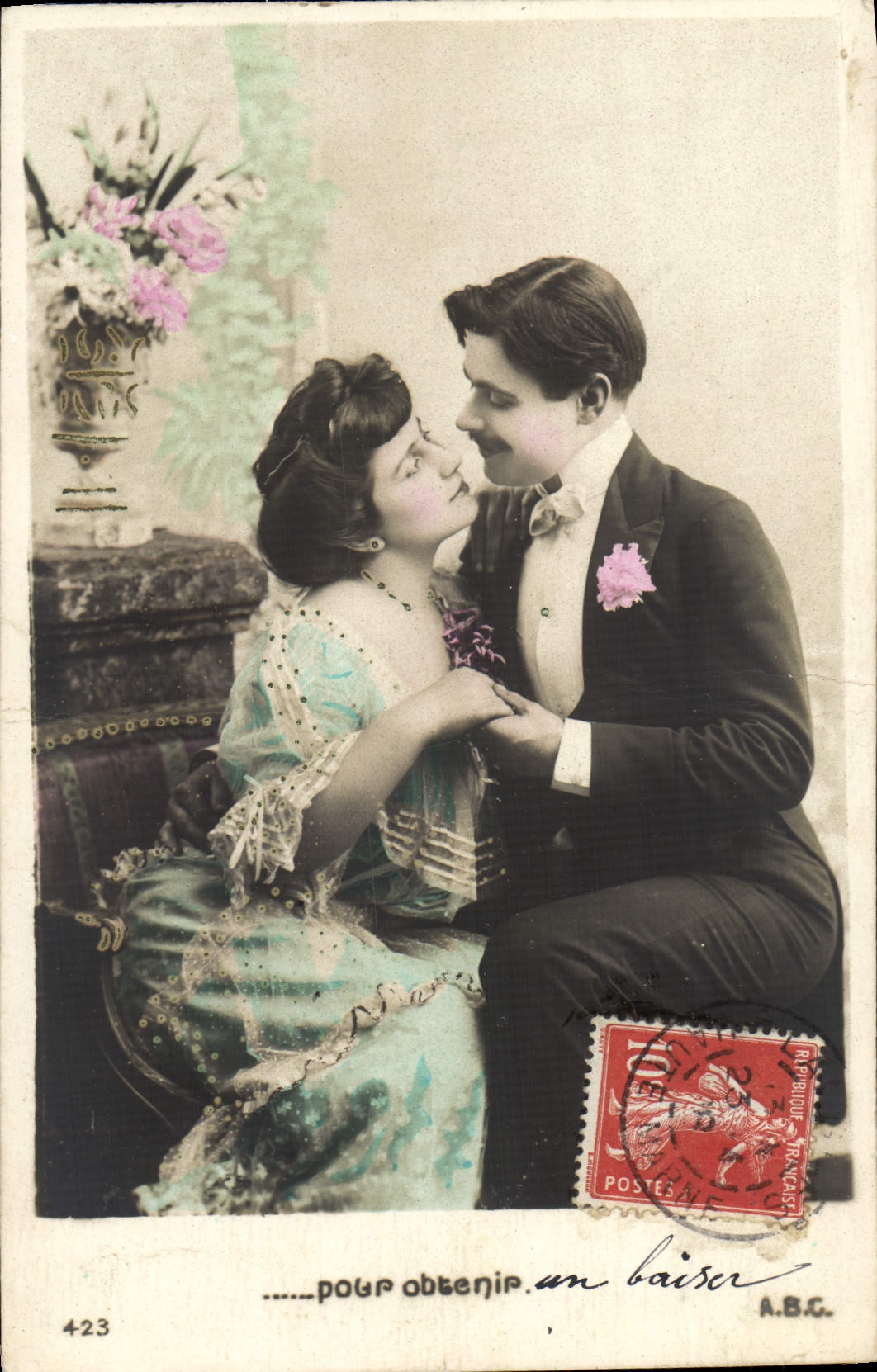 Mujer de la fantasía de la POSTAL de la VENDIMIA