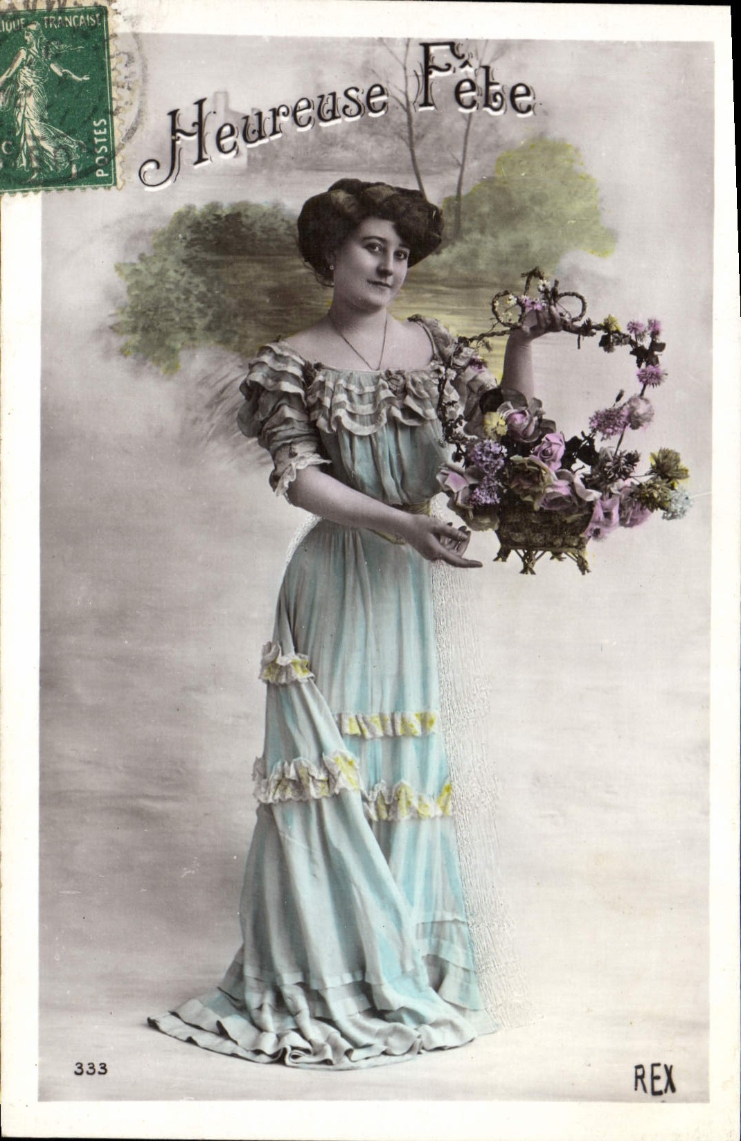 Mujer de la fantasía de la POSTAL de la VENDIMIA