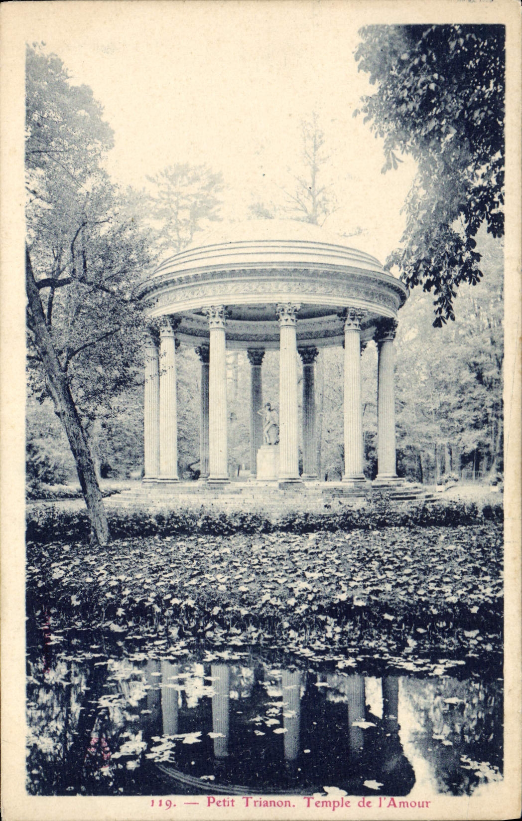 CPA Versailles Petit Trianon Temple de l'amour