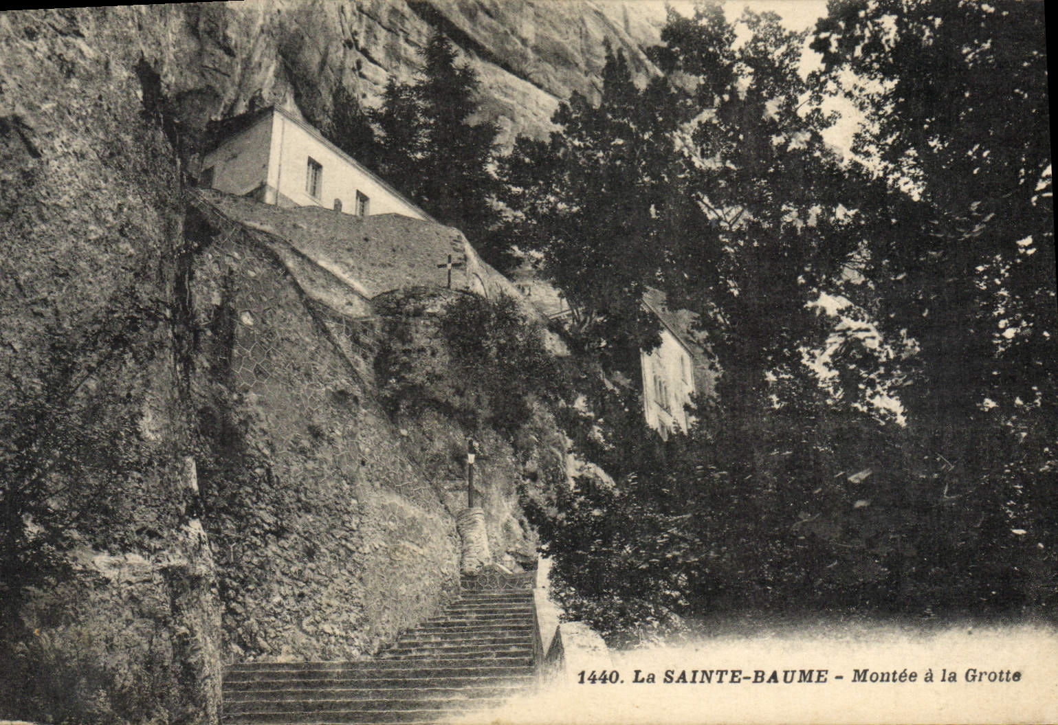 CPA La Sainte Baume Montee A La Grotte