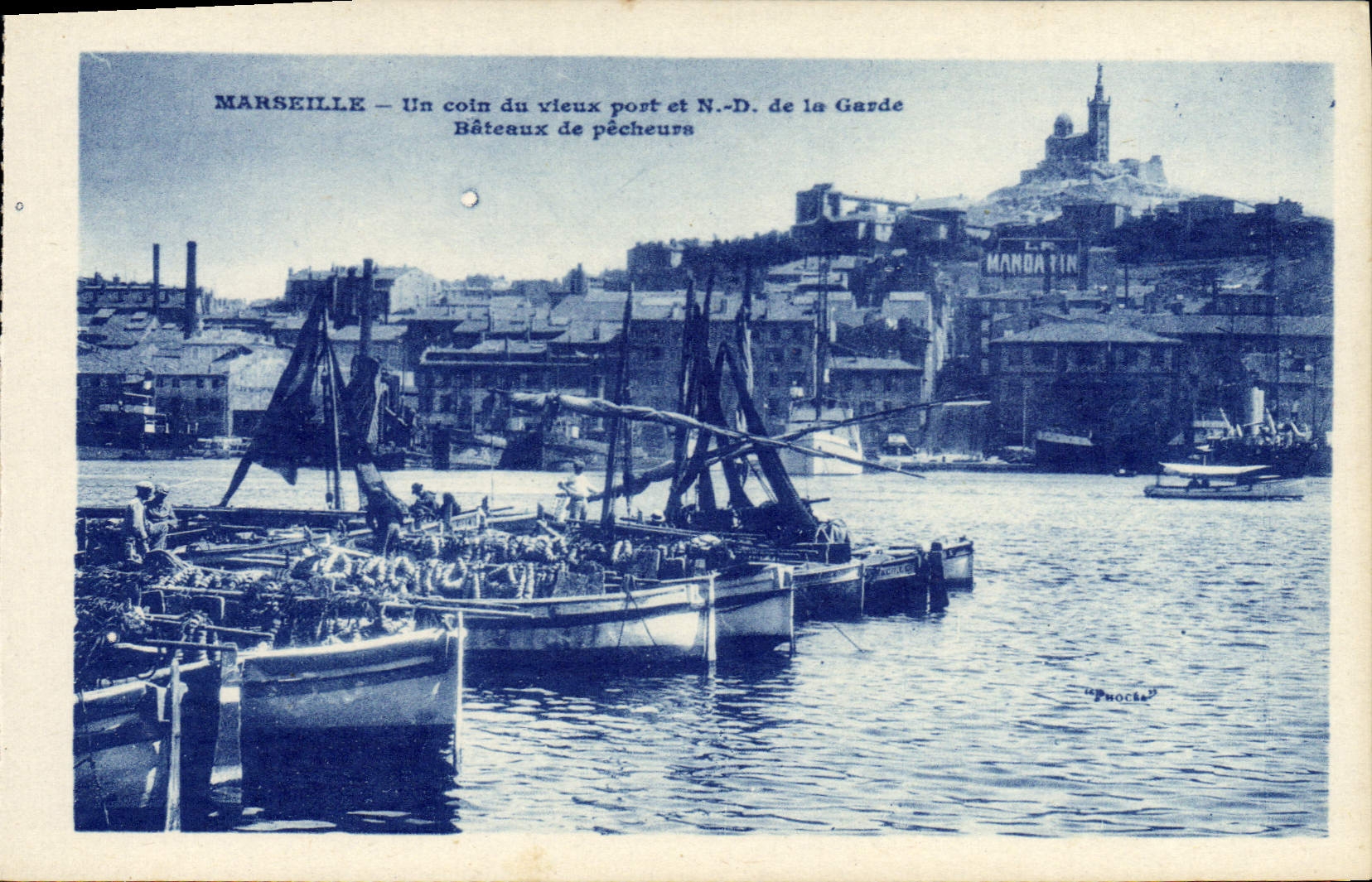 CPA Marseille Un Coin Du Vieux Port Et ND de la Garde Bateaux de pecheurs