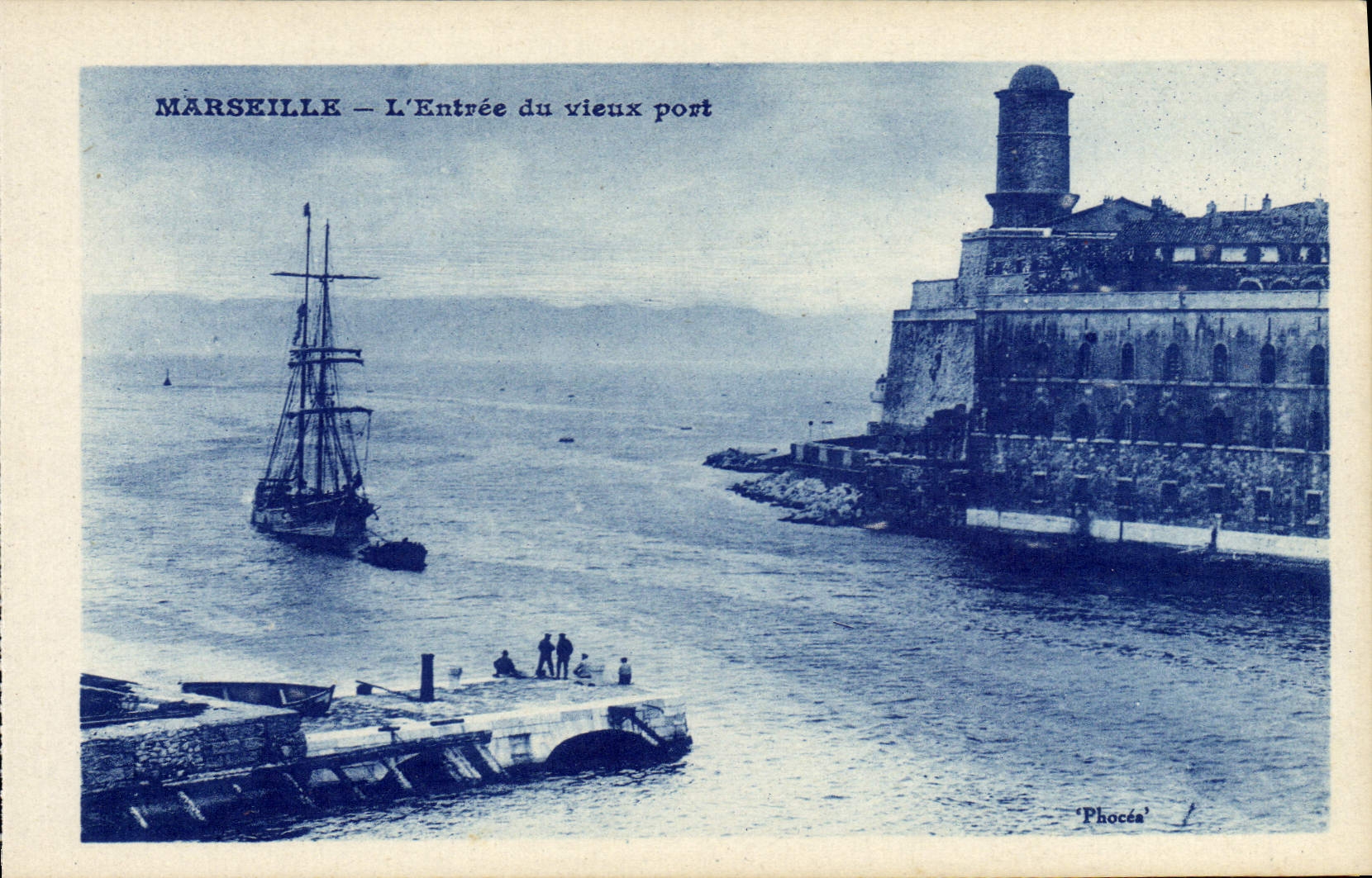 CPA Marseille L'Entree Du Vieux Port Bateau