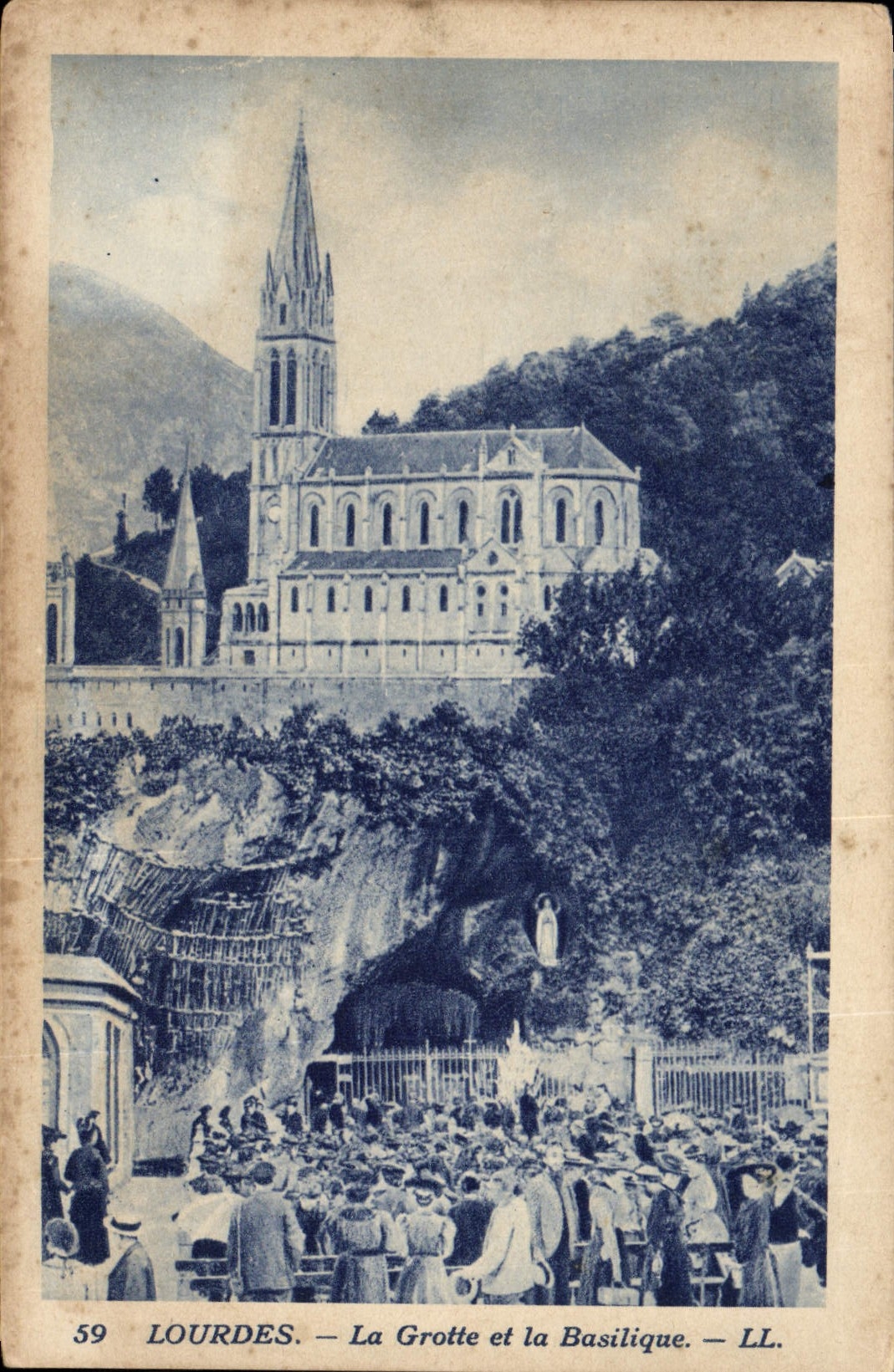 VINTAGE POSTCARD Heavy the Cave And the Basilica