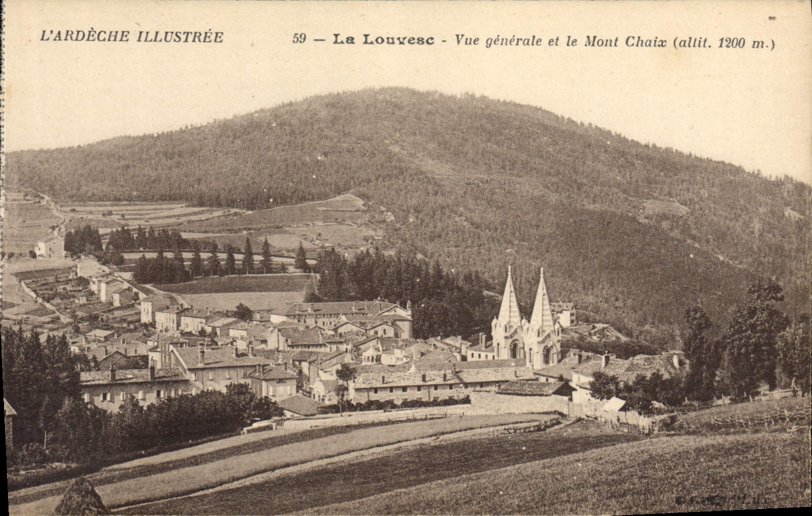 CPA L'Ardeche Vue generale et le Mont Chaix 