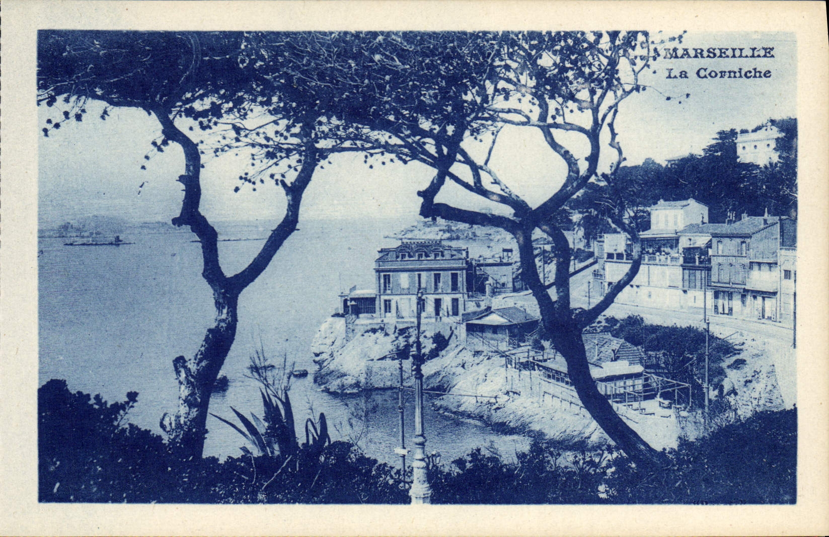 POSTAL Marsella de la VENDIMIA la cornisa