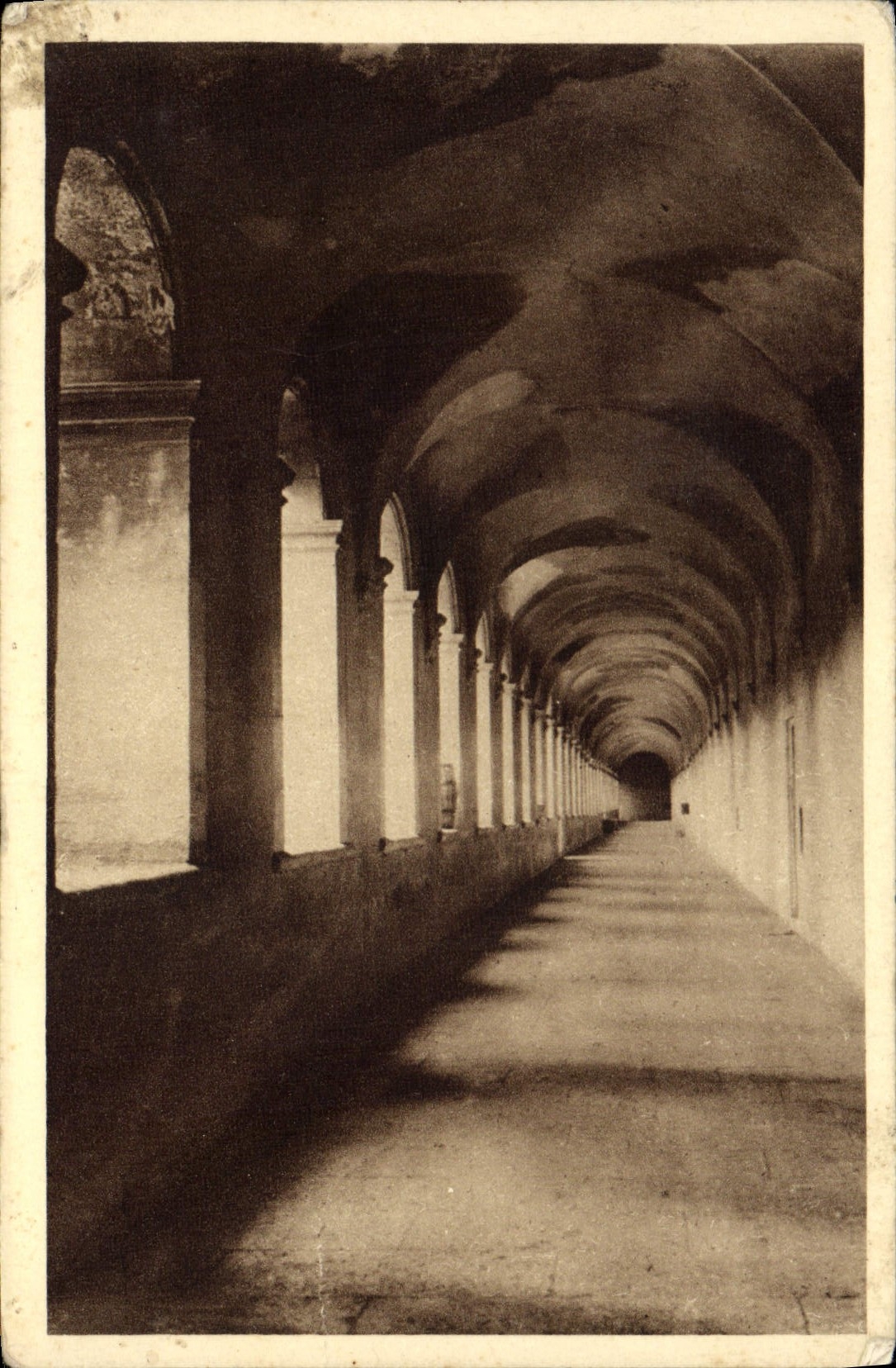 POSTAL Chartreuse De Valbonne de la VENDIMIA el claustro grande