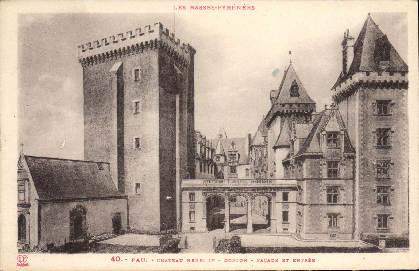 CPA Pau Chateau Henri IV Donjon Facade et entree