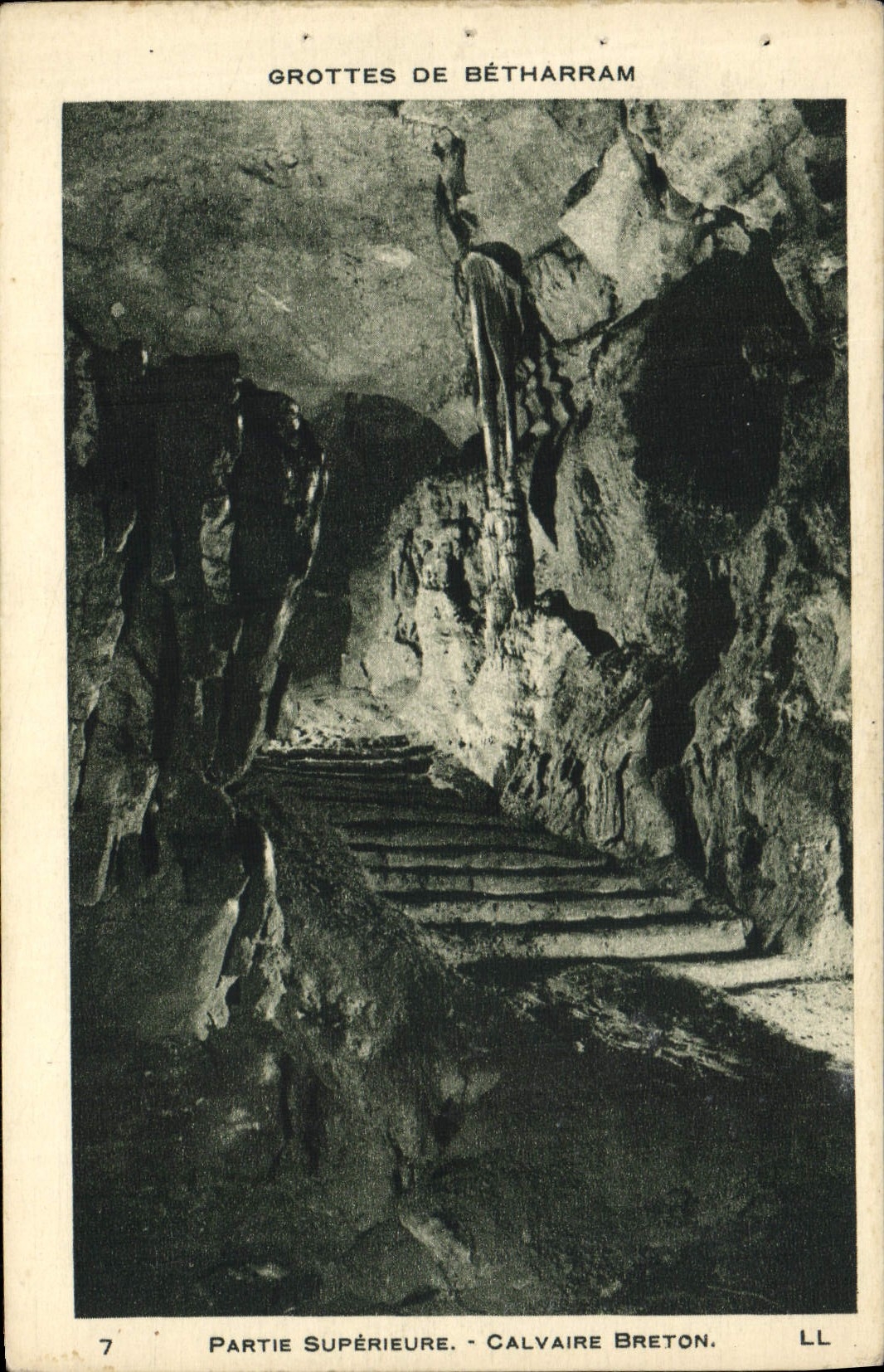 VINTAGE POSTCARD Caves of Betharram Breton Martyrdom Upper part