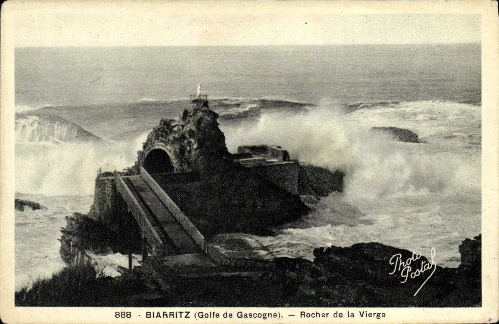 VINTAGE POSTCARD Biarritz Rock of the Virgin