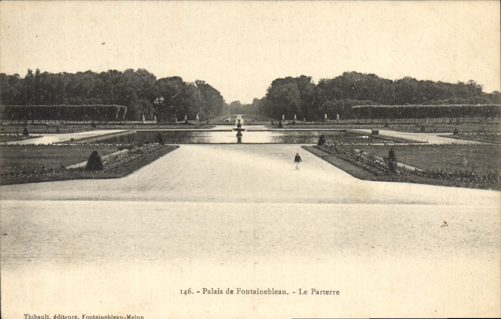 VINTAGE POSTCARD Palate De Fontainebleau the floor