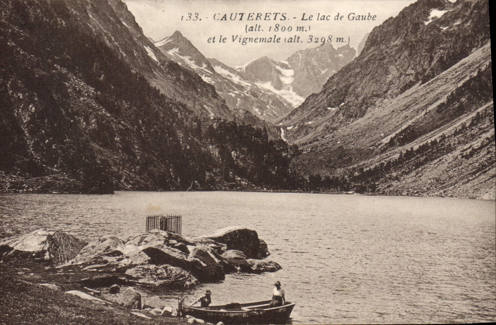 CPA Cauterets Le lac de Gaube et le Vignemale